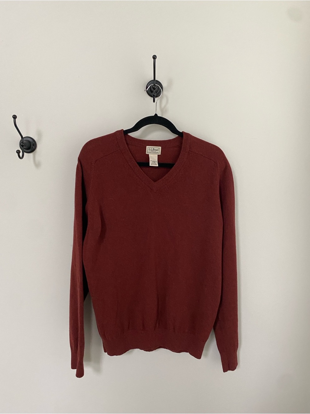 Vintage 90’s L.L.Bean Lambswool Autumn Red V-Neck Sweater Medium